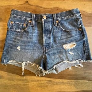 Levi’s 501 Shorts sz W27